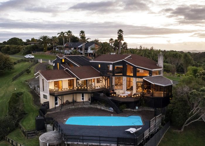  at 4 Kotare Place, Sandspit