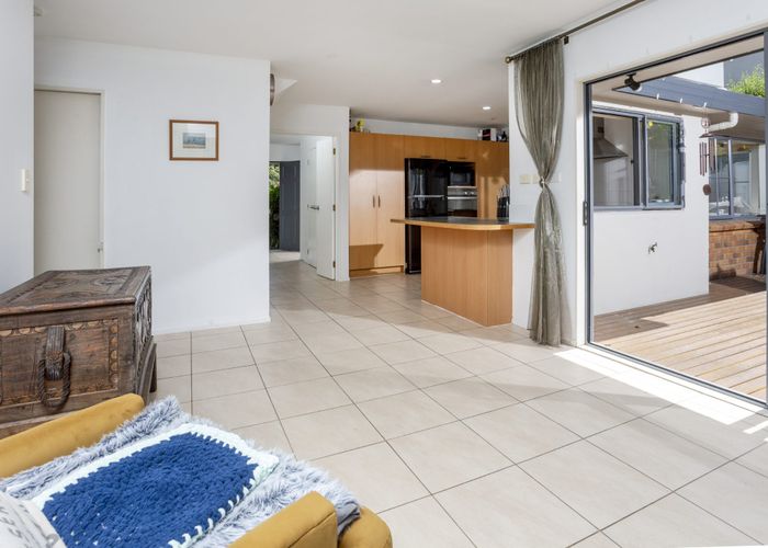  at 25 Langana Avenue, Browns Bay, North Shore City, Auckland