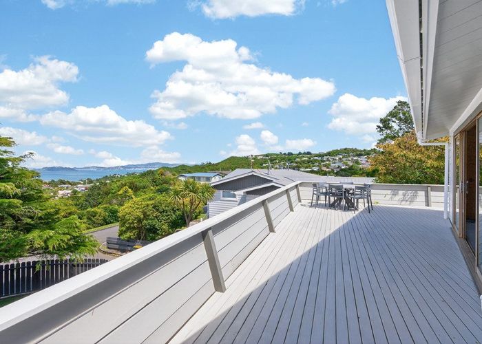  at 14 Laburnum Grove, Maungaraki, Lower Hutt, Wellington