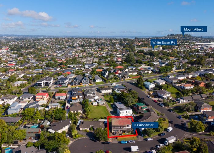  at 5 Fairway Drive, Mount Roskill, Auckland