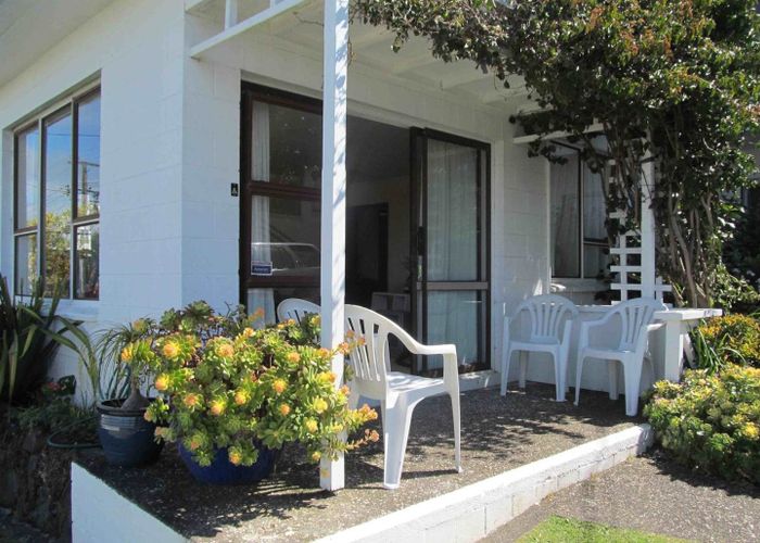  at 13a Kiteroa Terrace, Rothesay Bay, North Shore City, Auckland