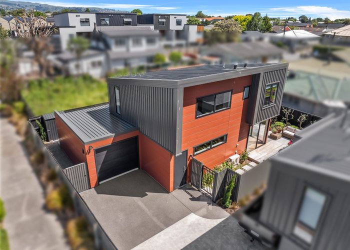  at 2/104 Burke Street, Sydenham, Christchurch