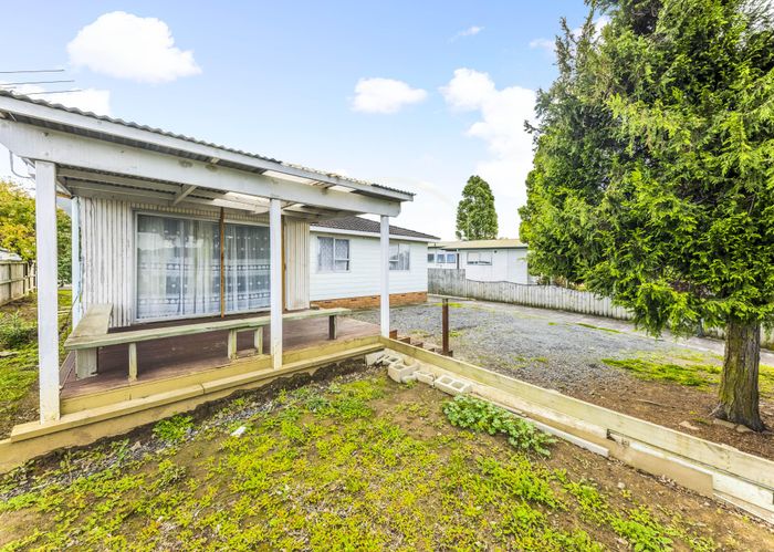  at 5 Lawford Place, Mangere, Auckland
