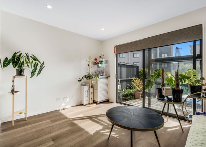  at 16 Selo Street, Glen Eden, Waitakere City, Auckland