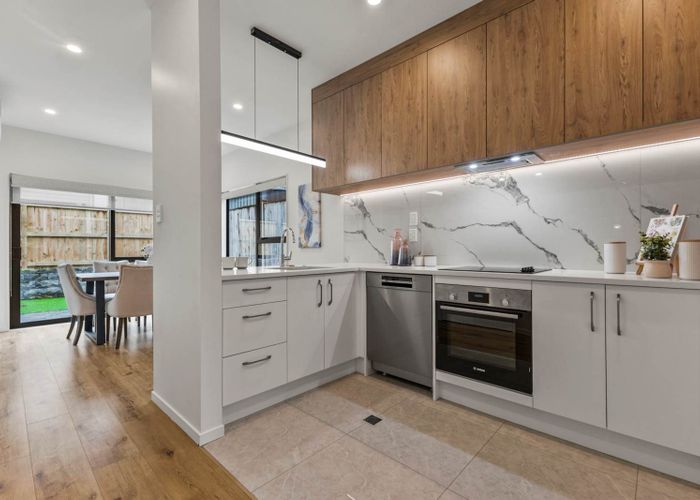  at 21 Kira Road, Flat Bush, Manukau City, Auckland