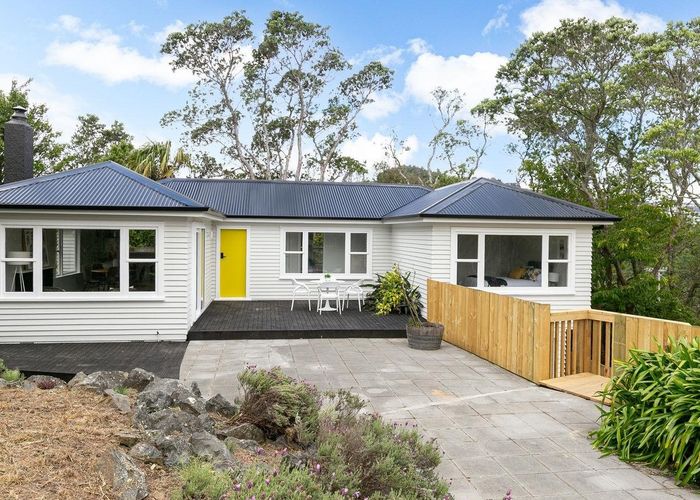  at 3 Dominion Park Street, Johnsonville, Wellington