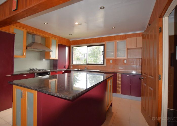  at 52 Tiroroa Avenue, Te Atatu South, Waitakere City, Auckland