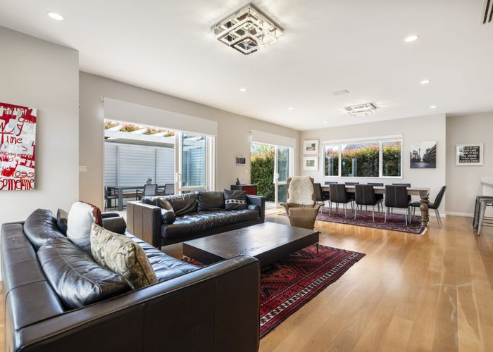  at 33 Caldera Drive, Long Bay, Auckland