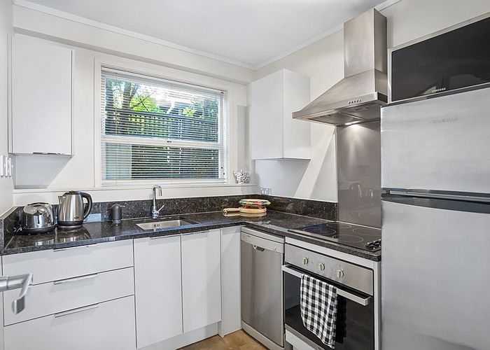  at 2/20 Shelly Beach Road, Saint Marys Bay, Auckland City, Auckland