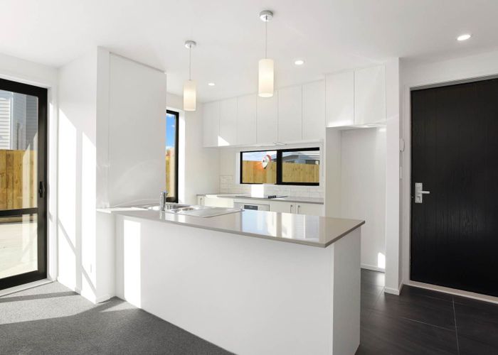  at 5/10 Shamrock Lane, Te Atatu Peninsula, Waitakere City, Auckland
