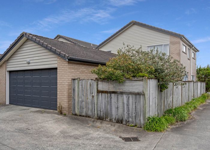  at 34 Salford Crescent, Flat Bush, Auckland