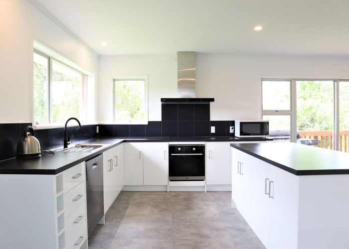  at 856 Coatesville-Riverhead Highway, Albany