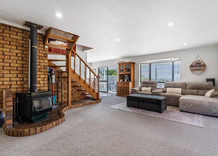  at 15 Flagstaff Place, Massey, Waitakere City, Auckland