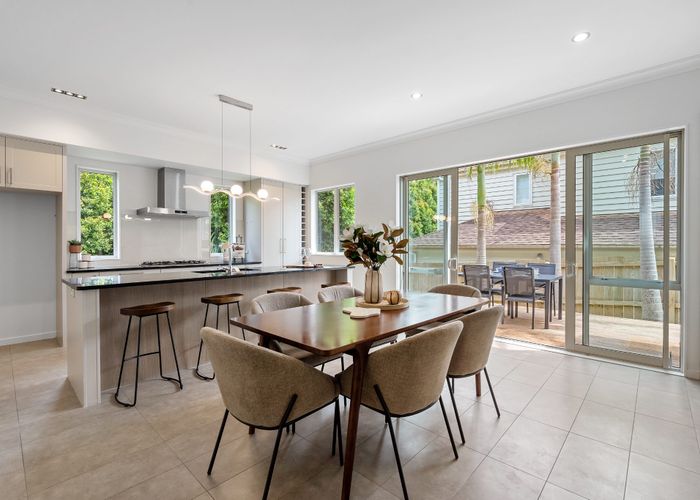  at 33 Mulroy Place, Pinehill, North Shore City, Auckland