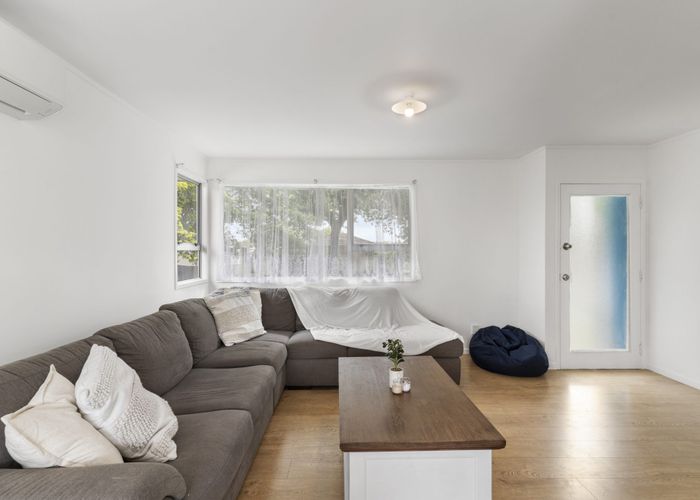  at 79 Flat Bush Road, Clover Park, Auckland