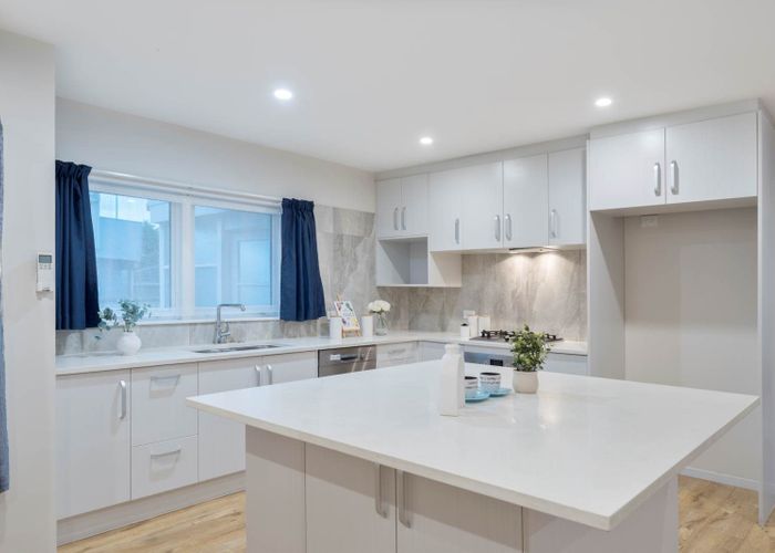  at 2/2 Tye Road, Hillcrest, North Shore City, Auckland