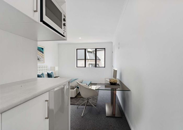  at 1/3 Snead Place, Hamilton East, Hamilton