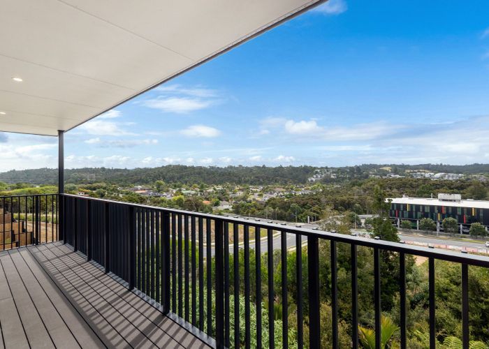  at 4/1 Parapara Place, Albany, North Shore City, Auckland