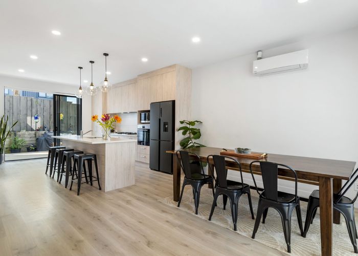  at 4b Rosalind Road, Glenfield, North Shore City, Auckland