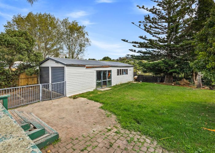  at 97 Riverpark Crescent, Henderson, Waitakere City, Auckland