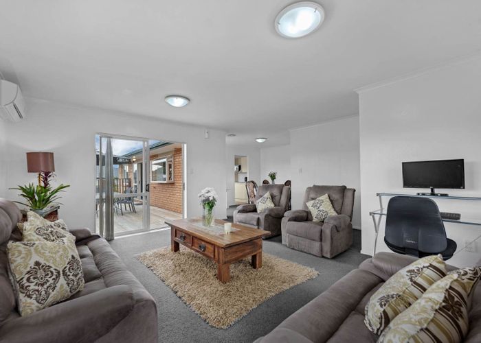  at 46 Medvale Avenue, Flat Bush, Auckland