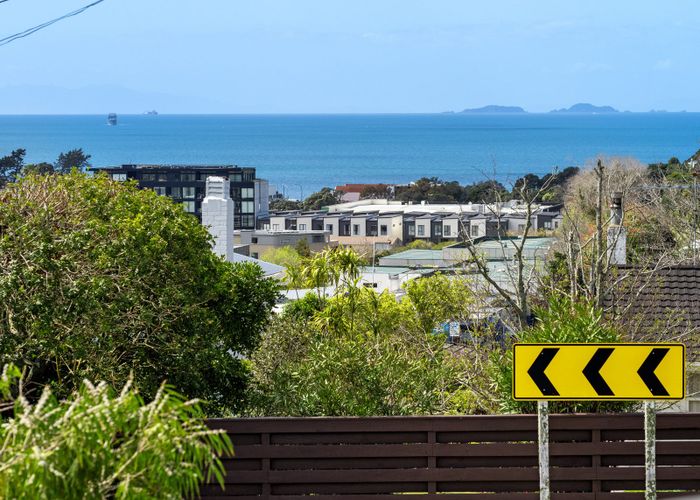  at 1/9 Nigel Road, Browns Bay, Auckland