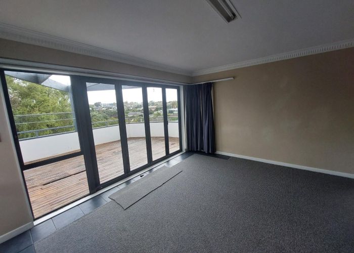  at 6 Crichton Terrace, Hauraki, North Shore City, Auckland