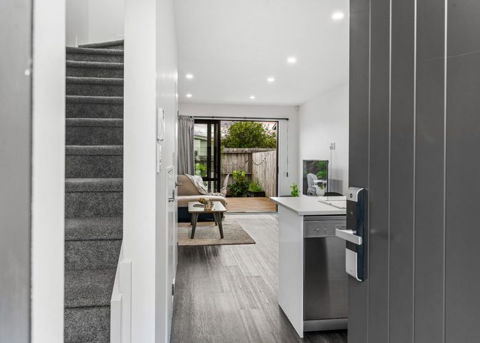  at 6/3 Abbotleigh Avenue, Te Atatu Peninsula, Waitakere City, Auckland