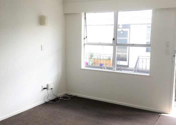  at 2/8 George Street, Mount Eden, Auckland City, Auckland