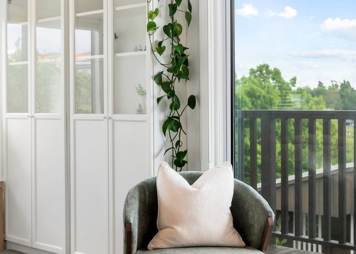  at 2/37 Ripon Crescent, Meadowbank, Auckland