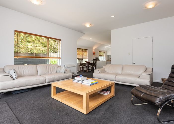  at 2/104 Weston Road, St Albans, Christchurch