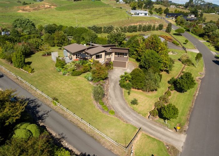  at 8 Roger Guy Place, Welcome Bay, Tauranga