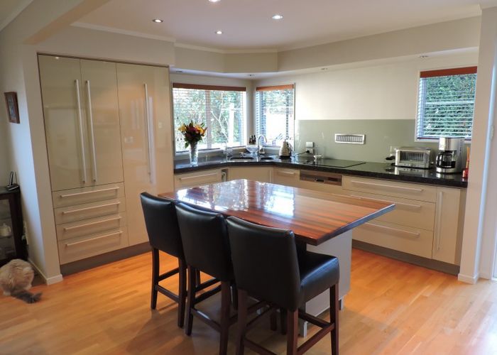  at 2/9 Tawa Street, Tawa, Wellington