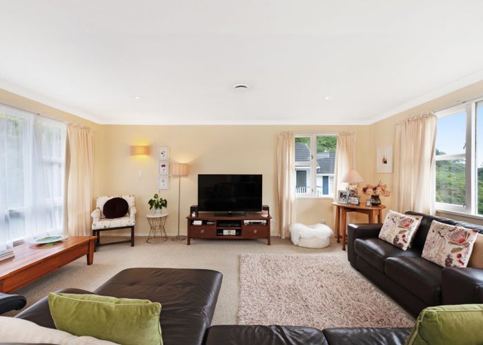  at 4 Bishops Glen, Tawa, Wellington