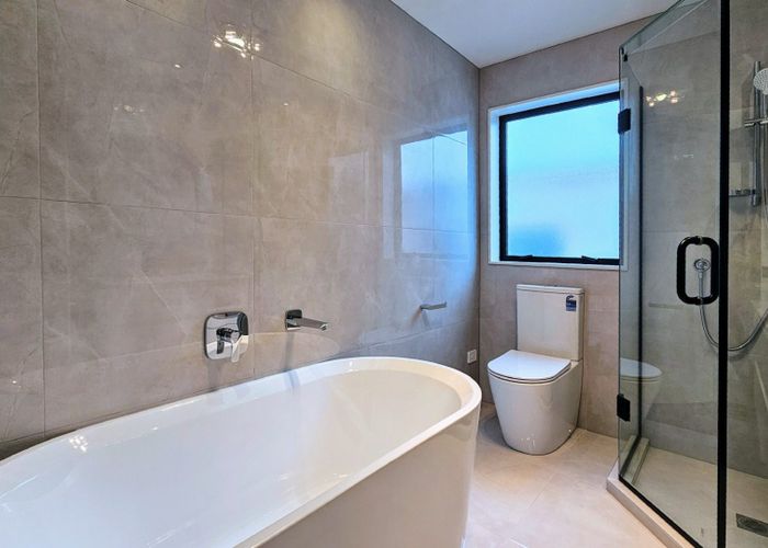  at 7A Lewisham Street, Highland Park, Manukau City, Auckland