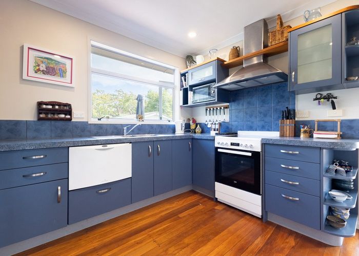  at 10 Vaucluse Avenue, Paraparaumu Beach, Paraparaumu