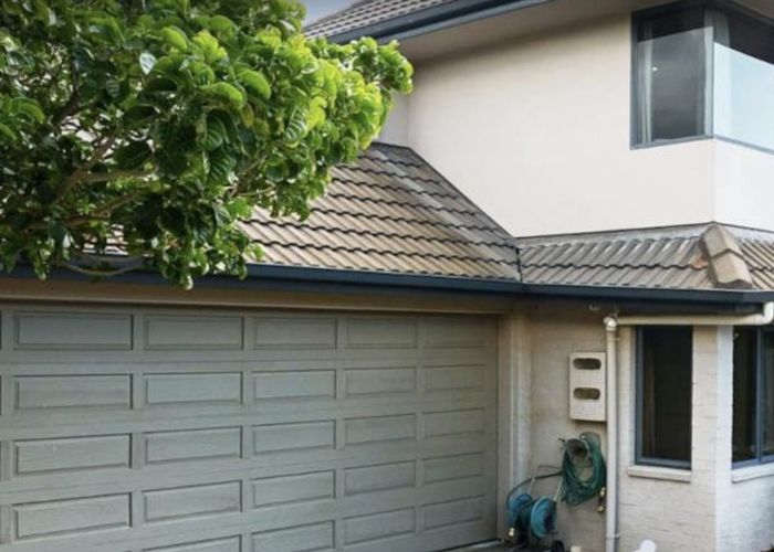  at 2/6 Eastern Beach Road, Eastern Beach, Auckland