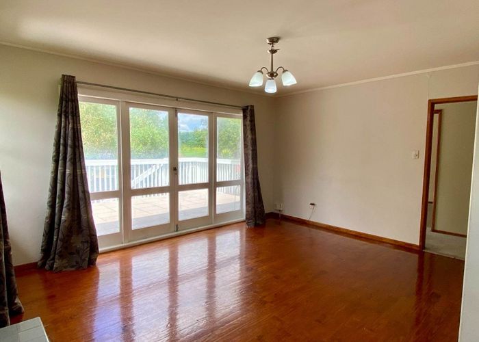  at 1/11 Heather Place, Sunnynook, North Shore City, Auckland