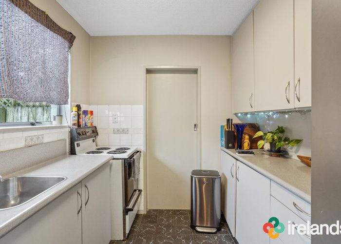  at 2/33 Nairn Street, Spreydon, Christchurch