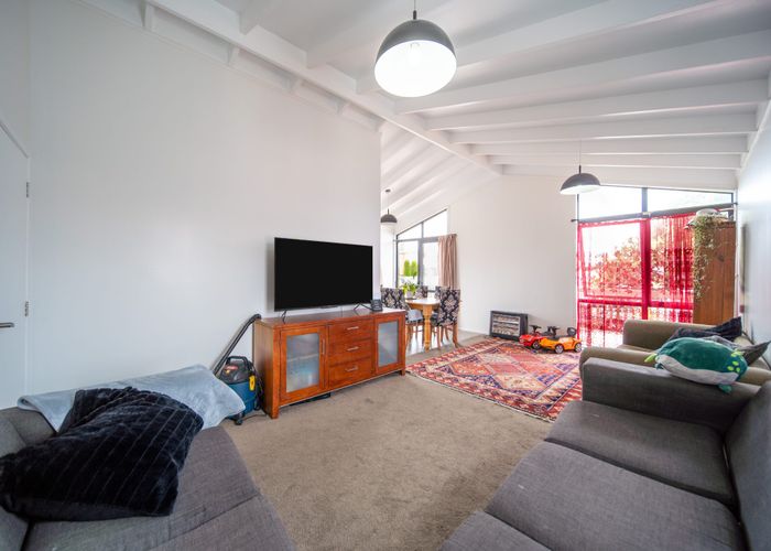  at 16 Hardie Street, Mangere East, Auckland