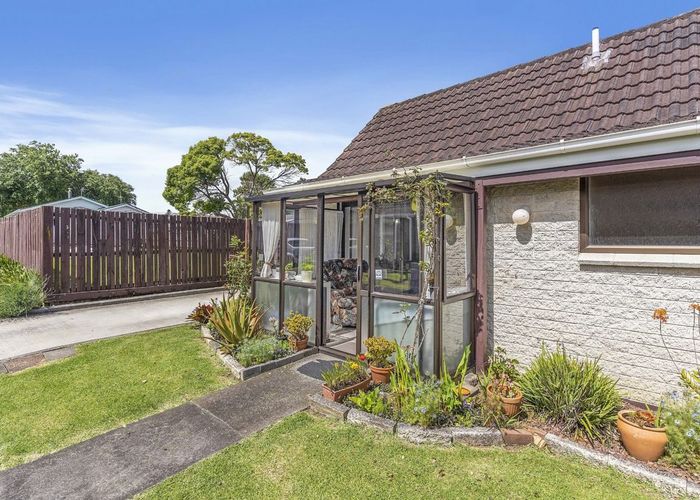  at 2/92 Princes Street, Otahuhu, Auckland