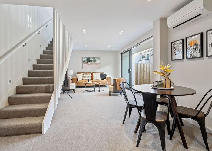 at 2/10 Hurley Street, City Centre, Christchurch City, Canterbury