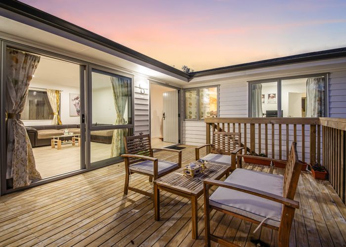  at 31 Helleur Road, Massey, Auckland