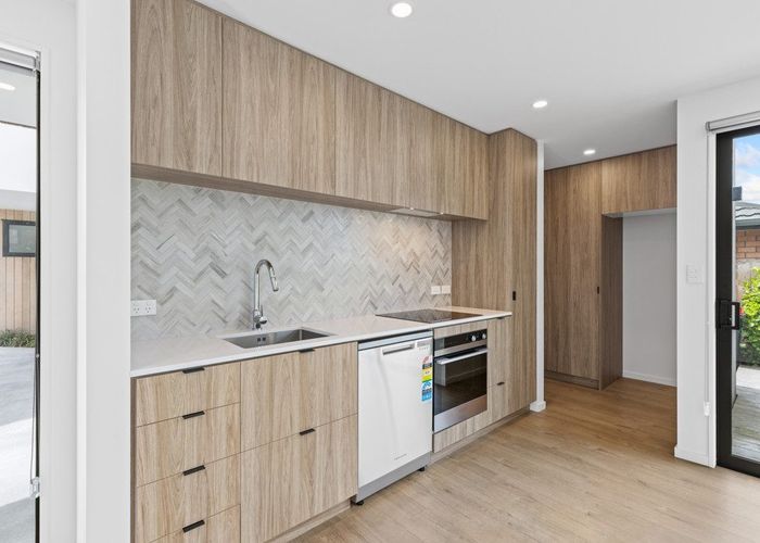  at 2/37 Maxwell Street, Riccarton, Christchurch City, Canterbury