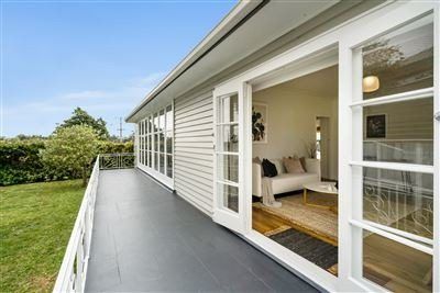  at 2/104 Coronation Road, Hillcrest, North Shore City, Auckland