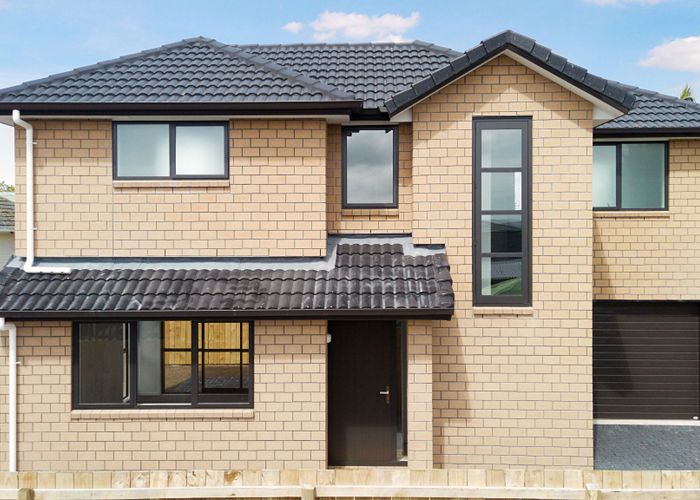  at 8A Strid Road, Te Atatu South, Waitakere City, Auckland