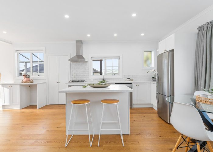  at 27 Isadore Road, Saint Clair, Dunedin