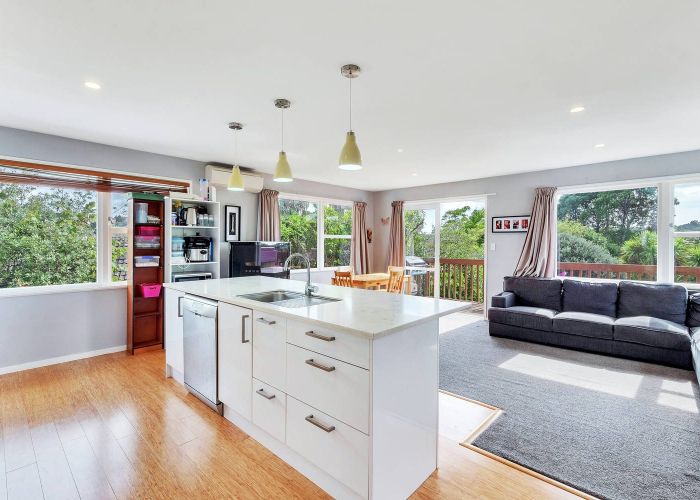  at 50 Tamahere Drive, Glenfield, North Shore City, Auckland
