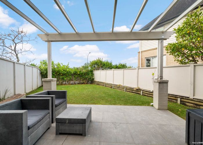  at 4 Hatfield Place, Albany Heights, Auckland