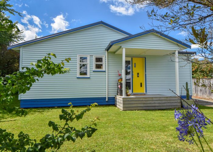  at 8 Kent Street, Carterton